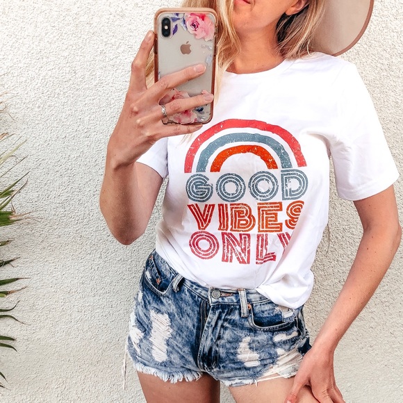 LAST ONE🌈✌🏻Good Vibes Only Colorful Graphic Tee - Picture 2 of 6